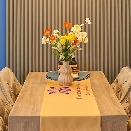 Florance Luxury In דירה