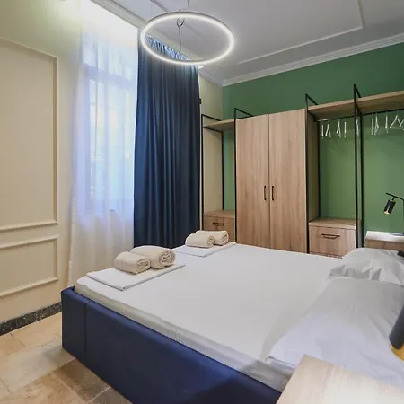 דירה Florance Luxury In נסבר